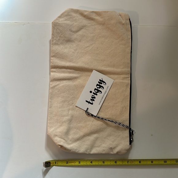 Twiggy Hawaii LOVE Canvas Pouch - Picture 4 of 6